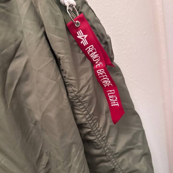 Alpha Industries L2B Long Bomber Jacket Medium Sage Green Streetwear New - Picture 7 of 16